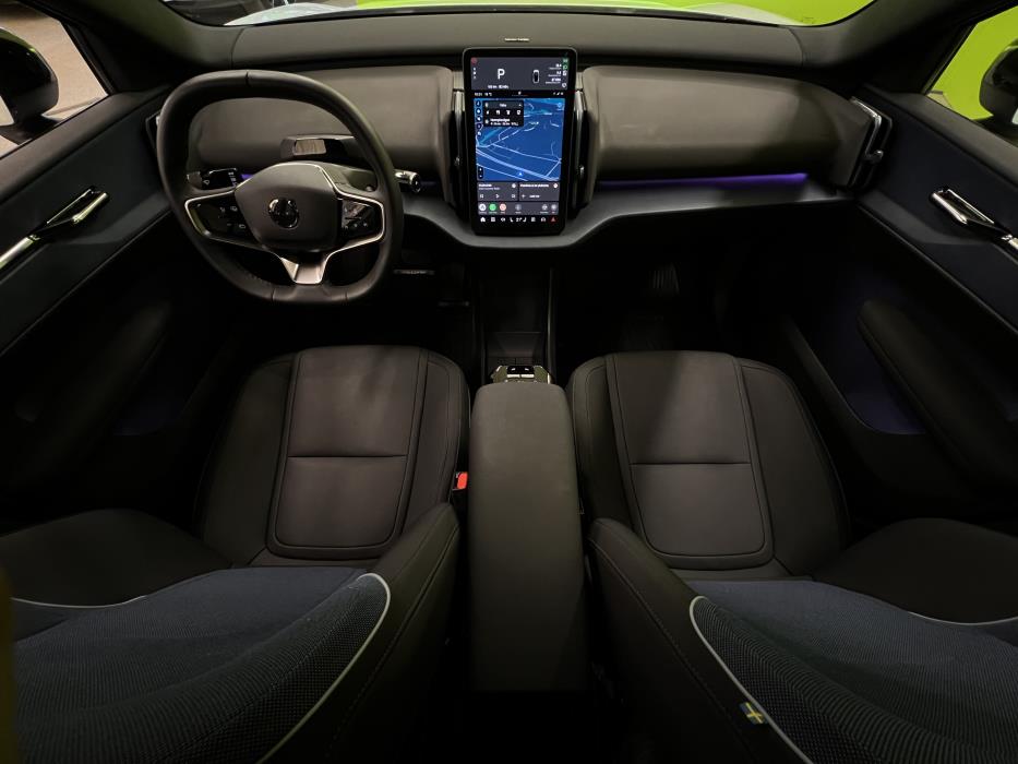 Volvo EX30 2024