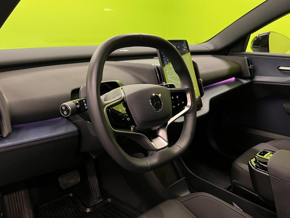 Volvo EX30 2024