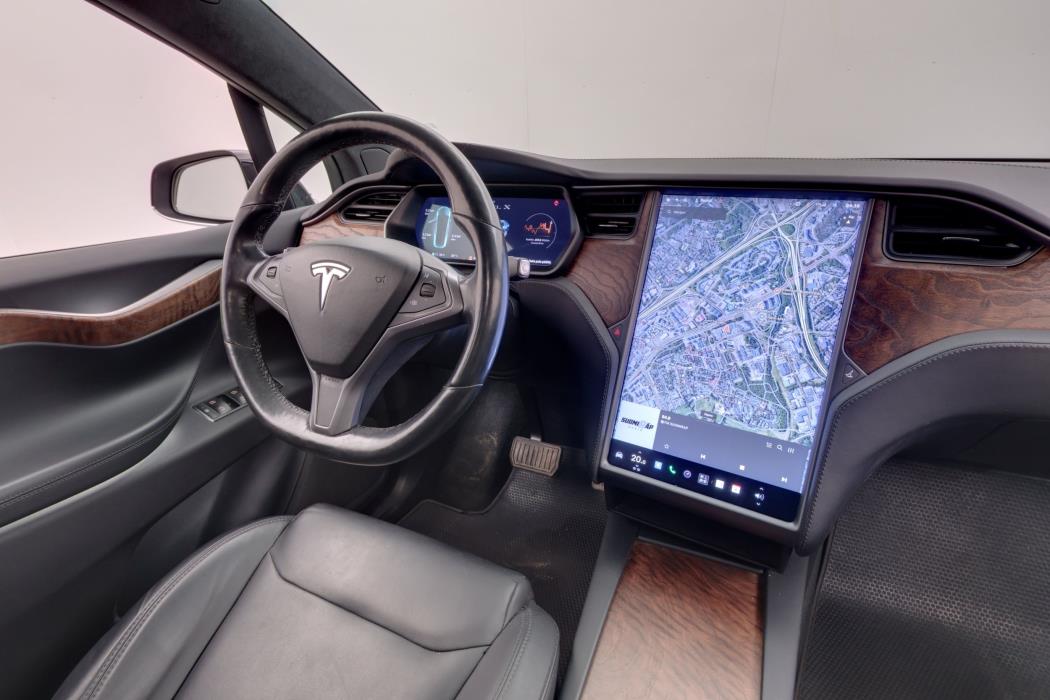 Tesla Model X 2020
