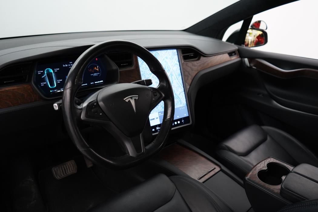 Tesla Model X 2020
