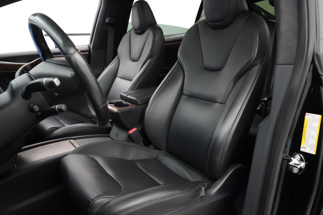 Tesla Model X 2020