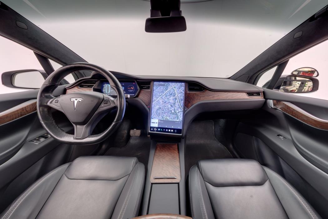 Tesla Model X 2020