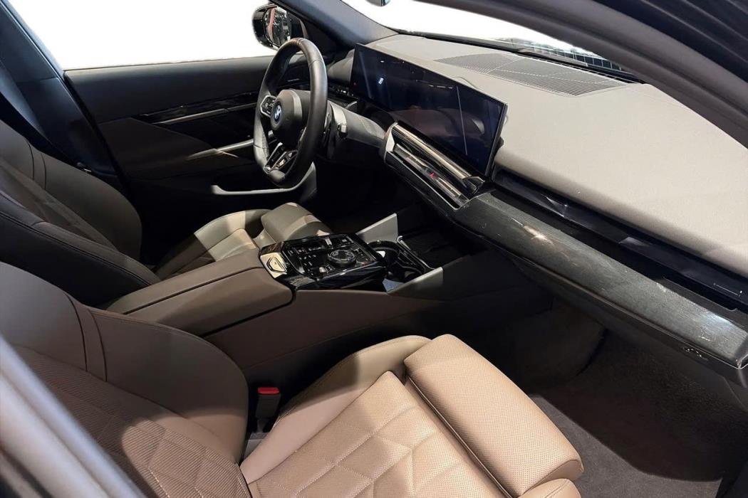 BMW 530 2025
