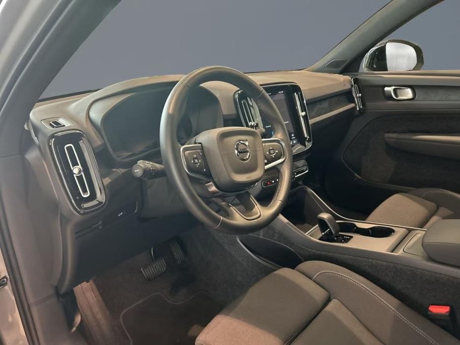 Volvo EX40 2025