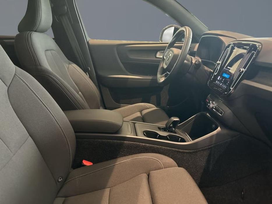 Volvo EX40 2025