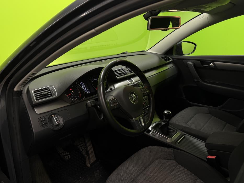 Volkswagen Passat 2011