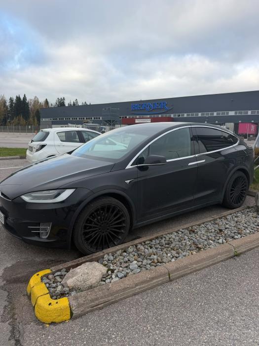 Tesla Model X 2018