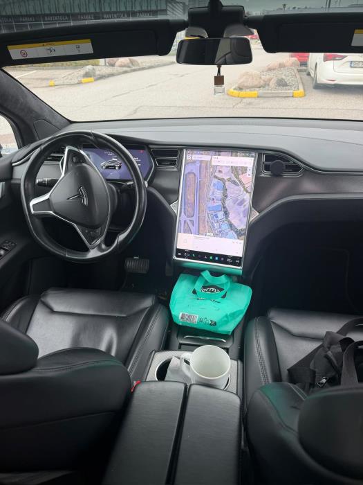 Tesla Model X 2018