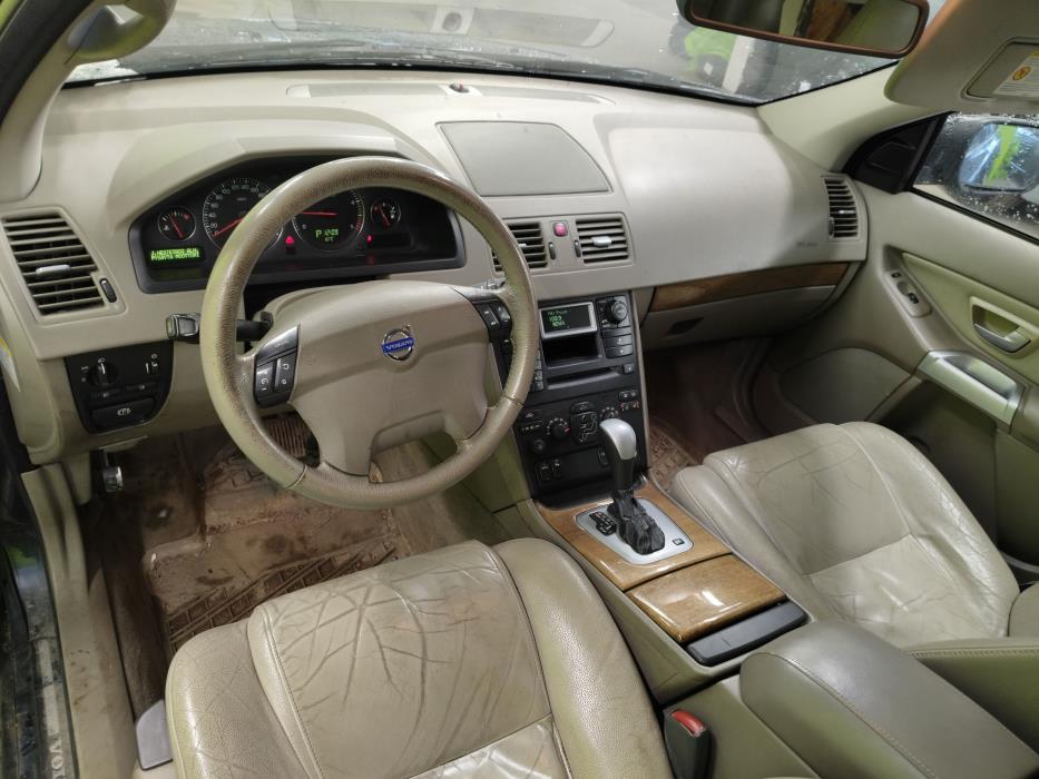 Volvo XC90 2004