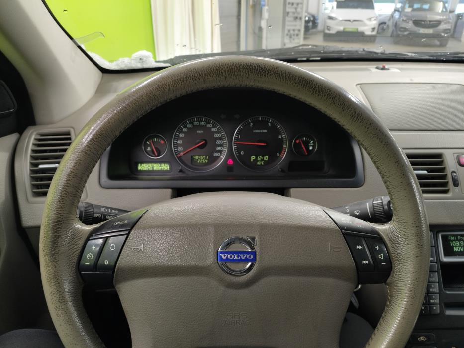 Volvo XC90 2004