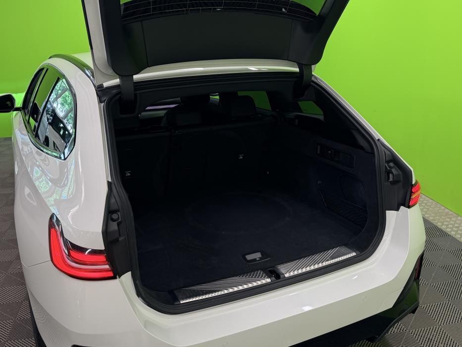 BMW i5 2025