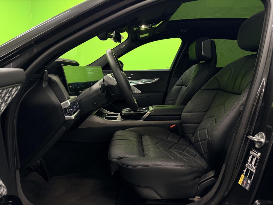 BMW i7 2023