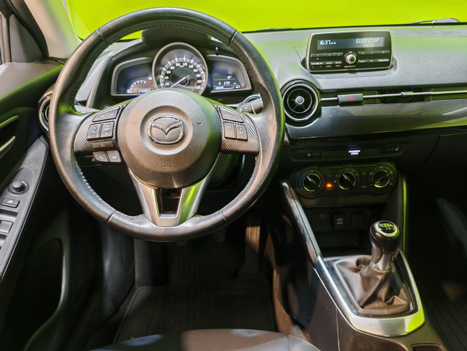 Mazda 2 2017
