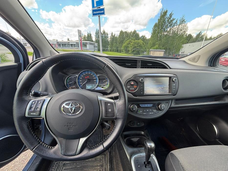 Toyota Yaris 2016