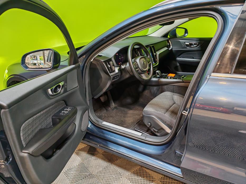 Volvo V60 2023