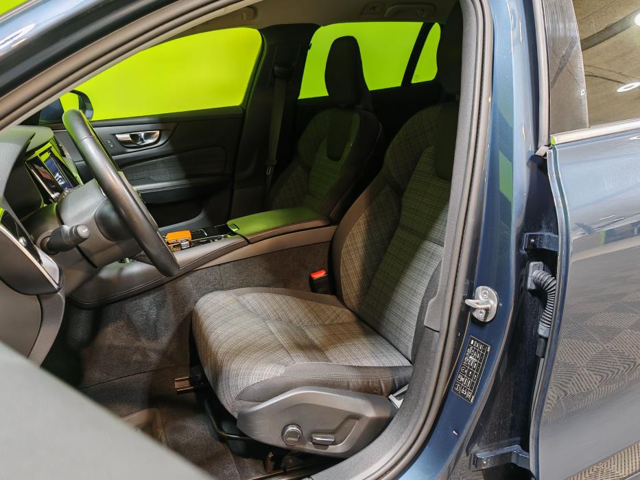 Volvo V60 2023
