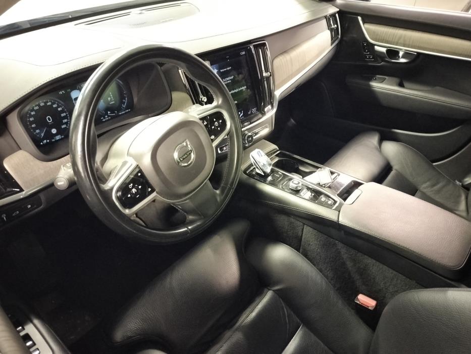 Volvo V90 2021