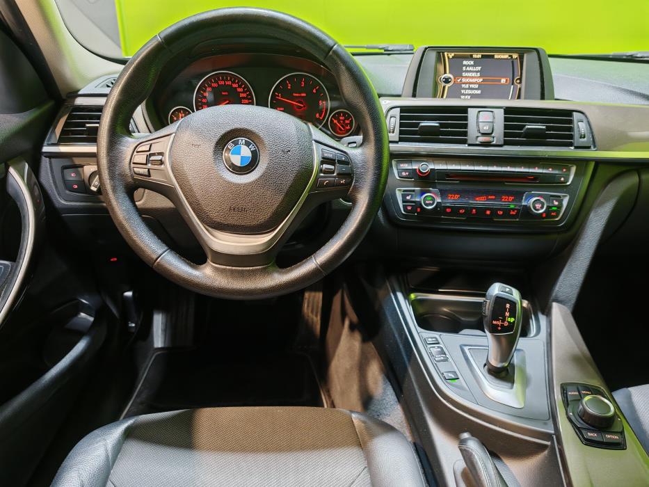 BMW 318 2014