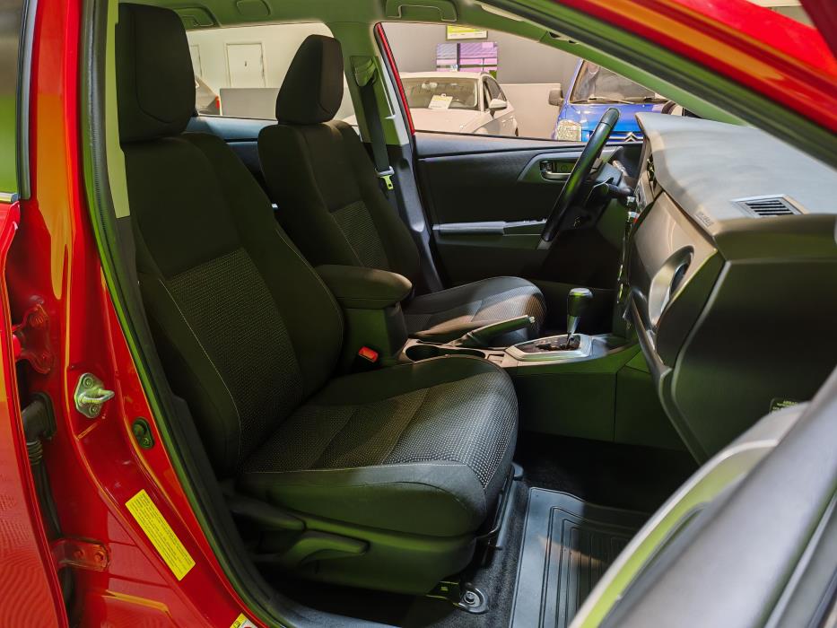Toyota Auris 2013