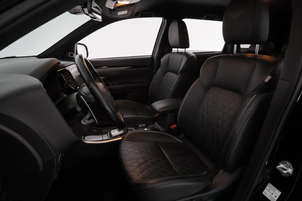 Mitsubishi Outlander PHEV 2021