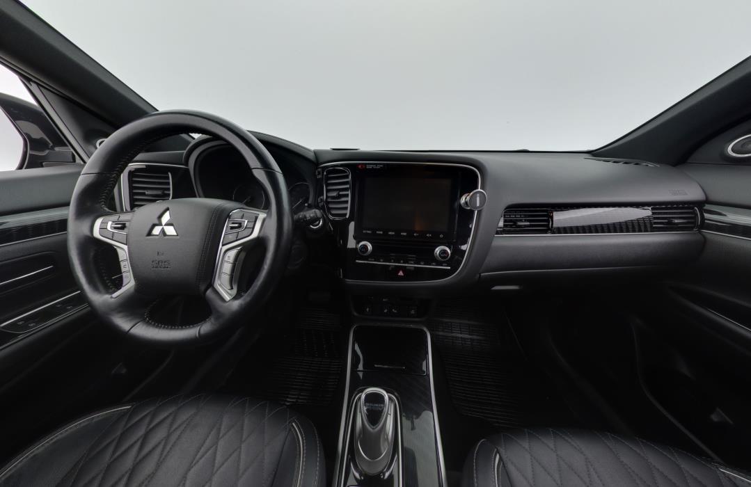 Mitsubishi Outlander PHEV 2021