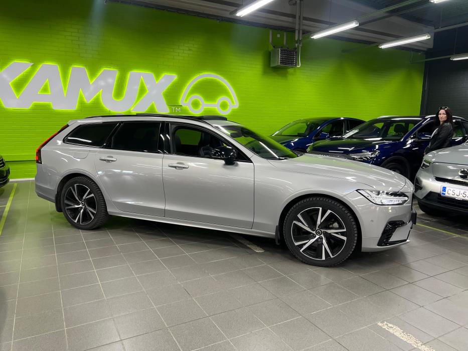 Volvo V90 2024