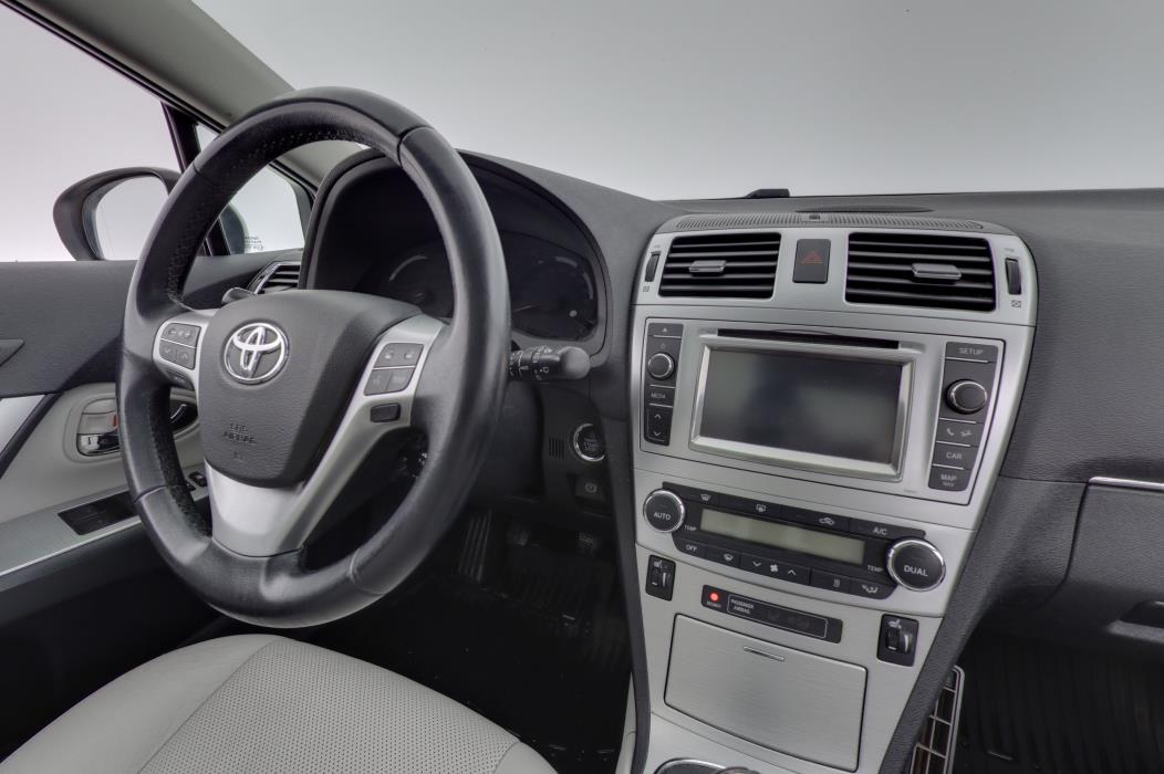 Toyota Avensis 2013