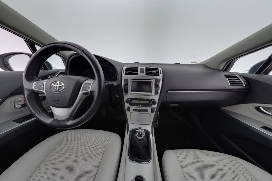 Toyota Avensis 2013
