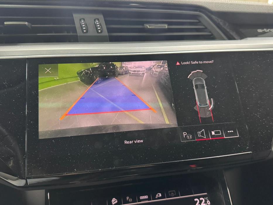 Audi e-tron 2022