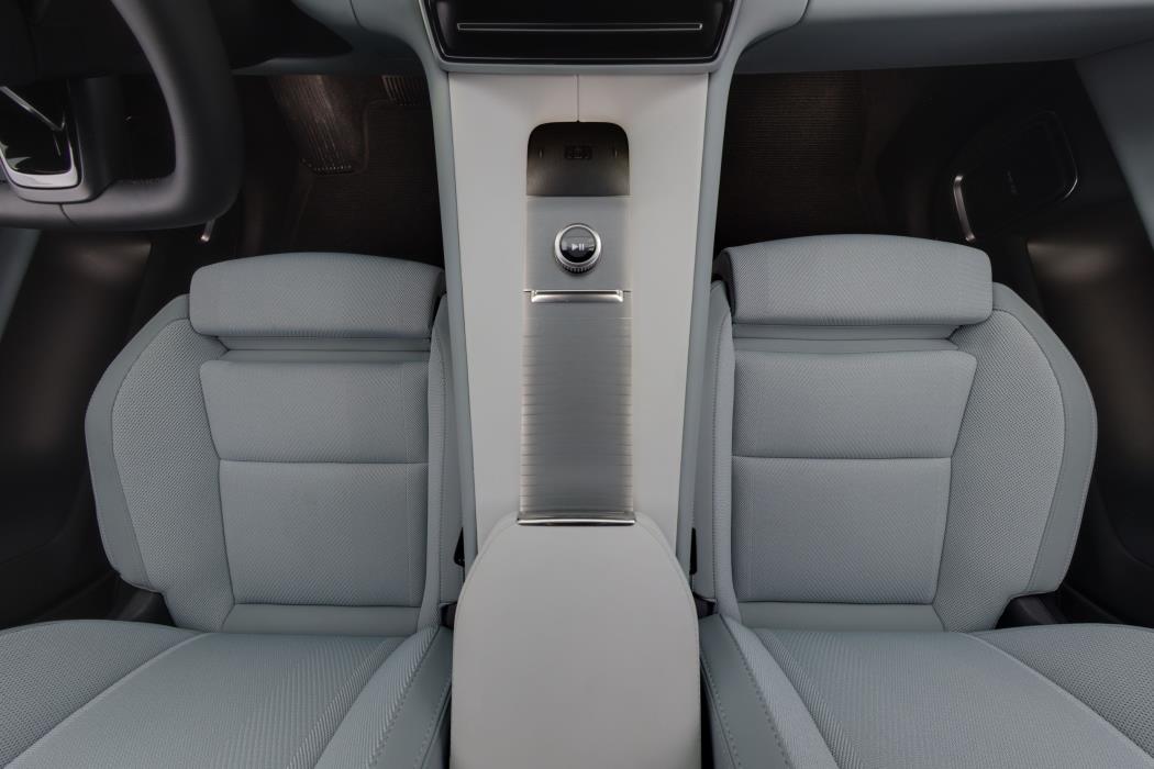 Polestar 4 2025