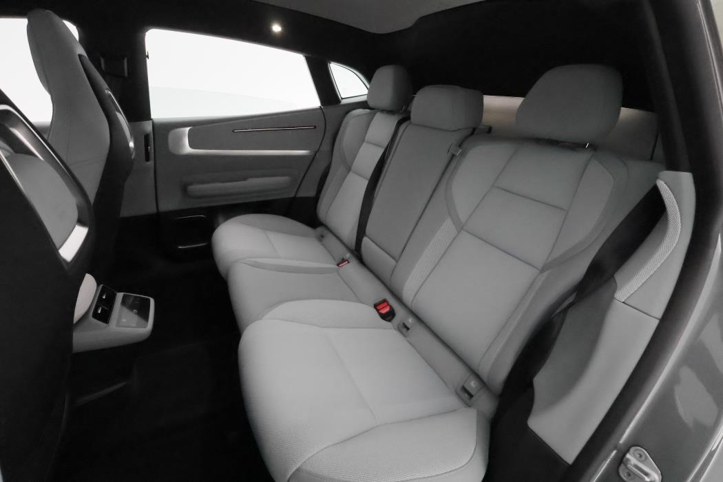 Polestar 4 2025