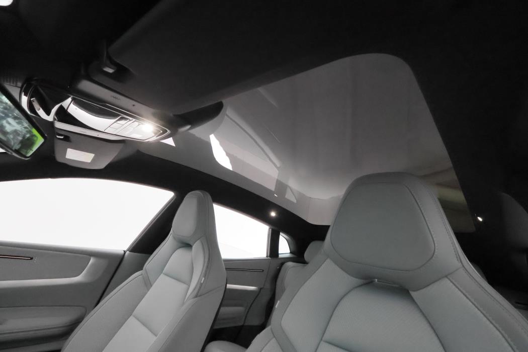 Polestar 4 2025