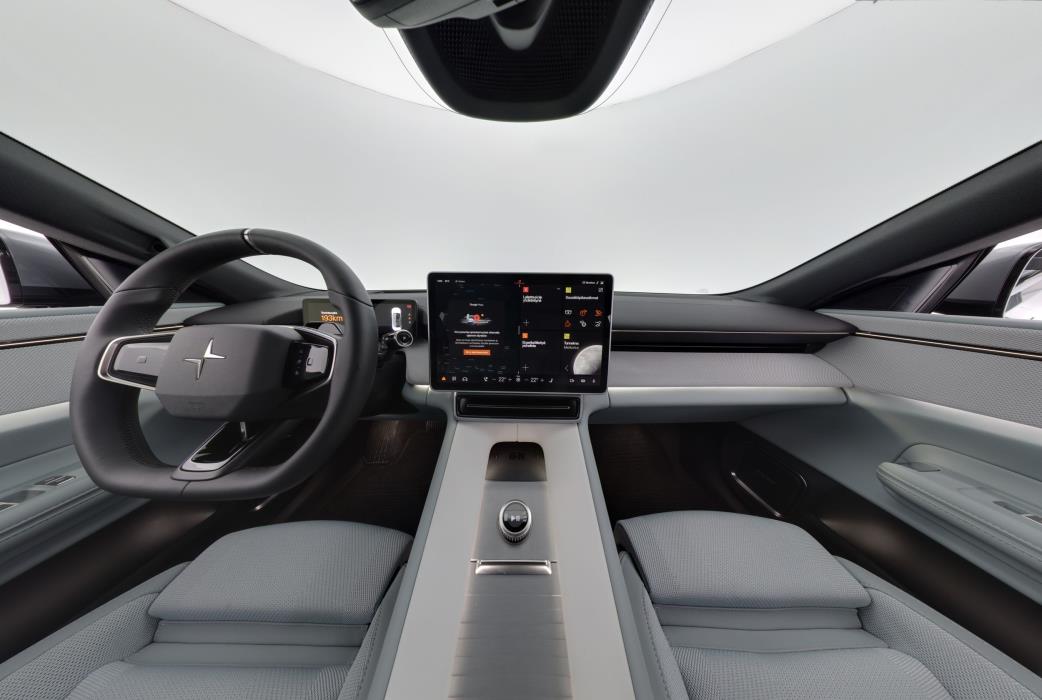 Polestar 4 2025