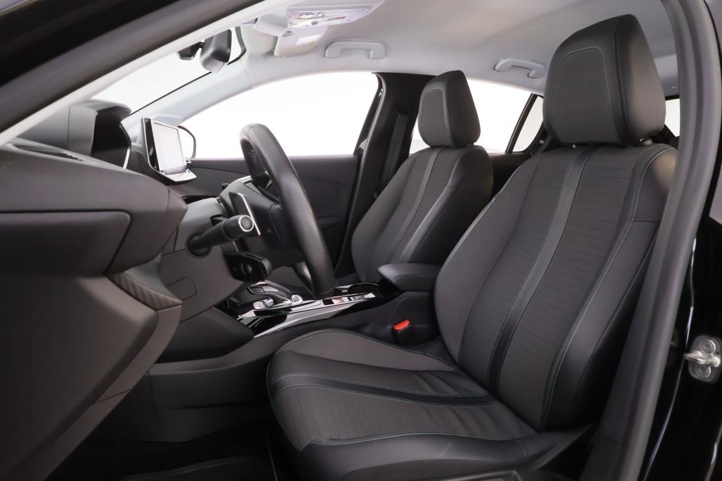 Peugeot 208 2021