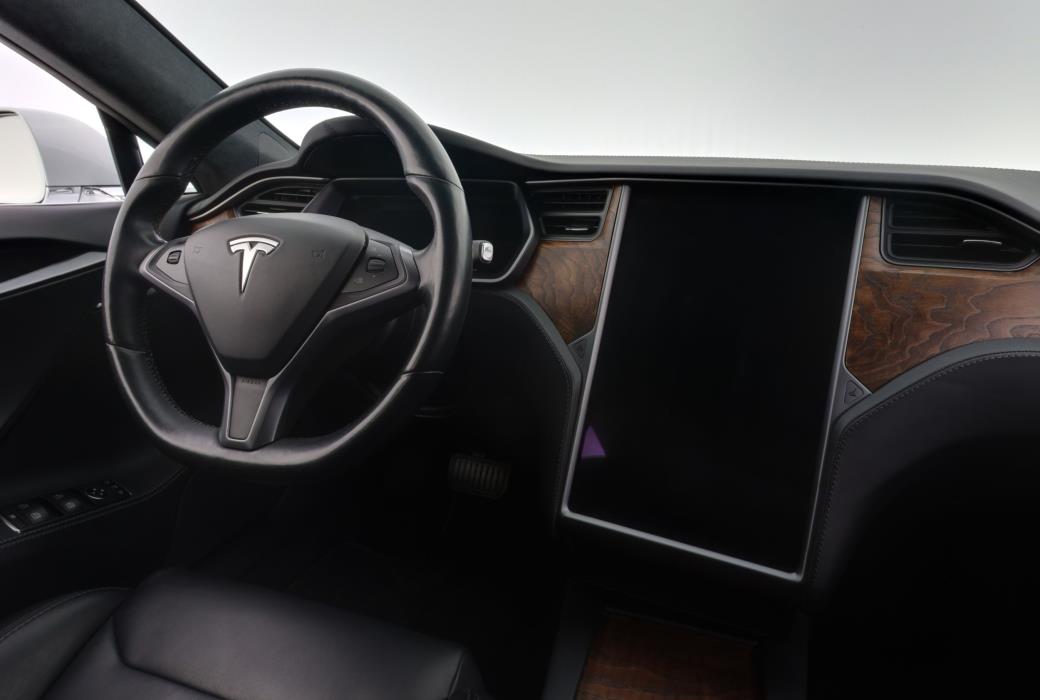 Tesla Model S 2020