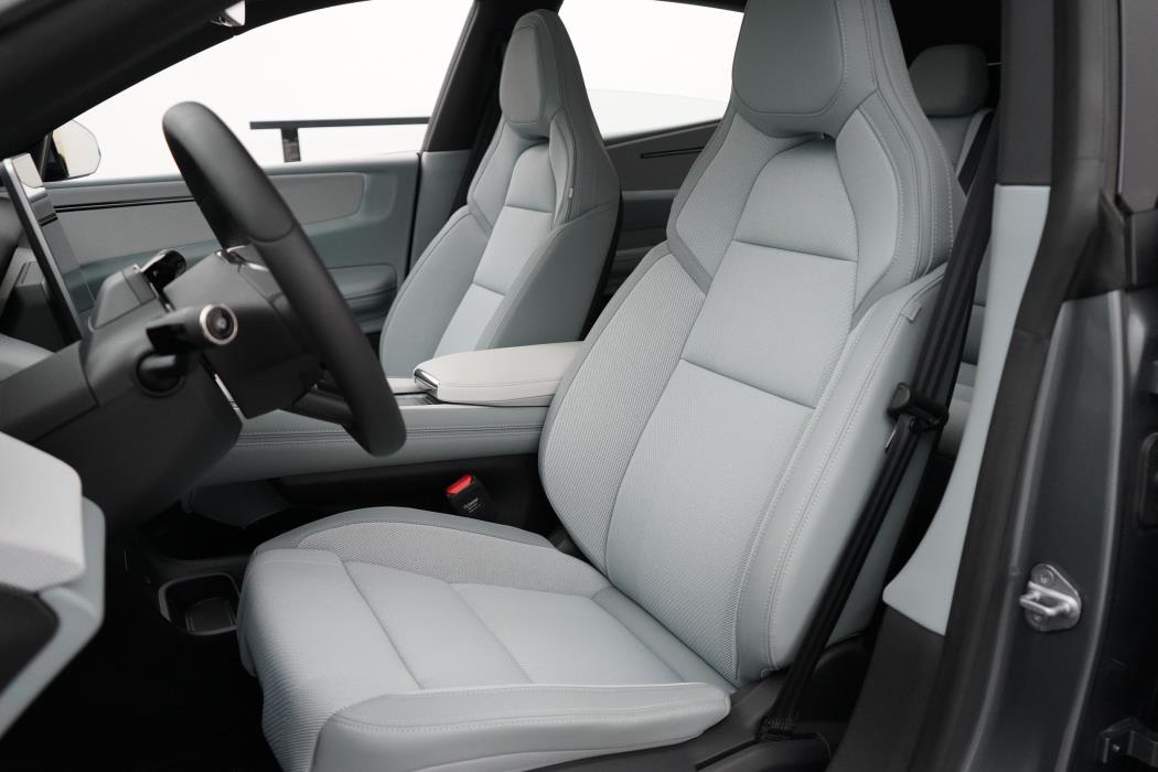 Polestar 4 2025