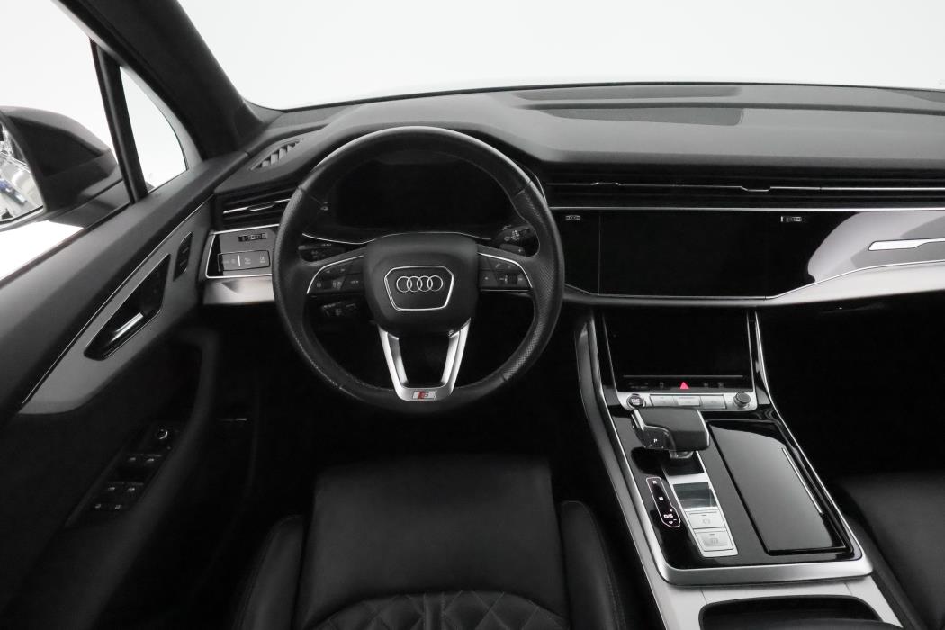 Audi Q7 2021