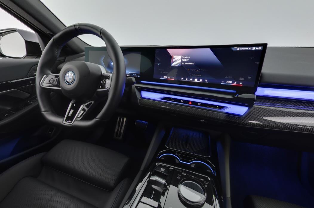 BMW 550 2024
