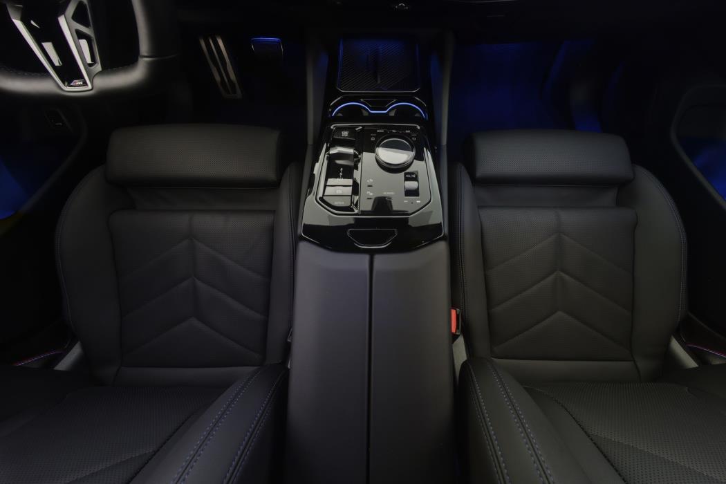 BMW 550 2024