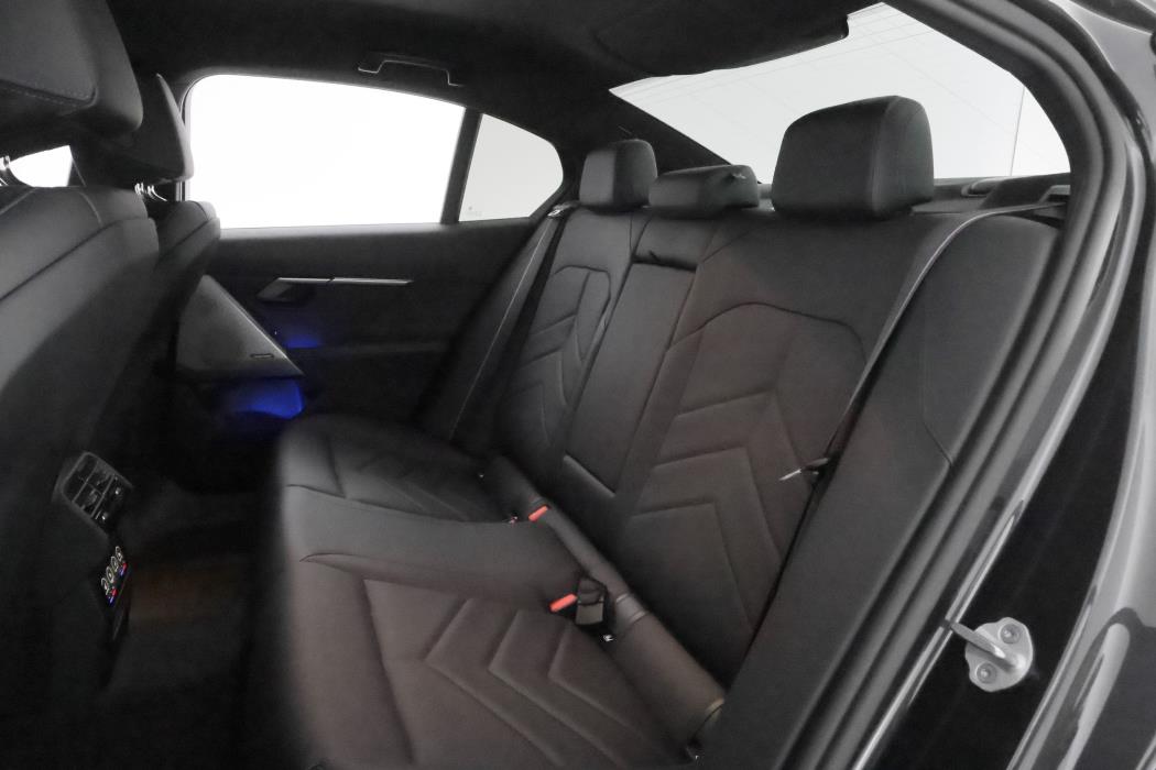 BMW 550 2024