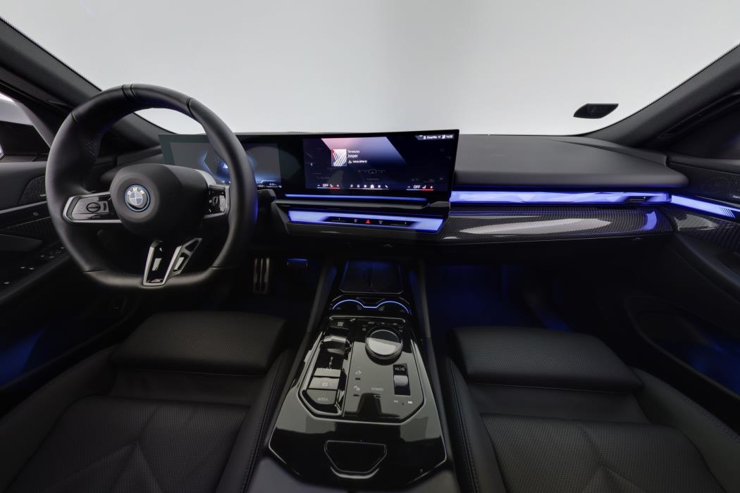 BMW 550 2024
