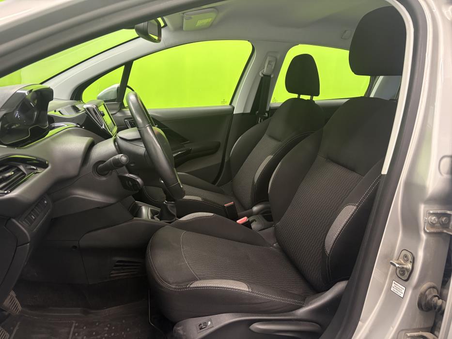 Peugeot 208 2016