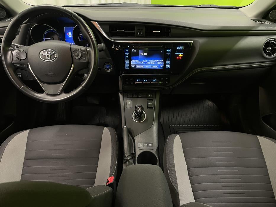 Toyota Auris 2015
