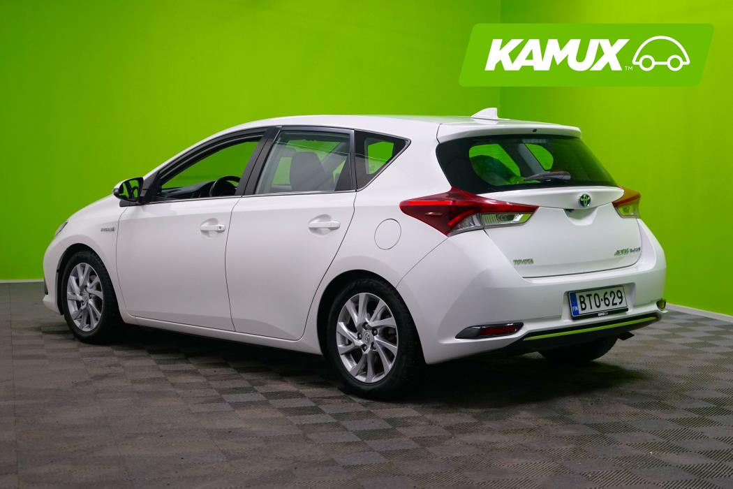Toyota Auris 2015