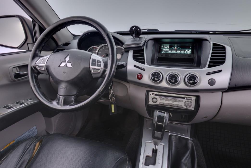 Mitsubishi L200 2011
