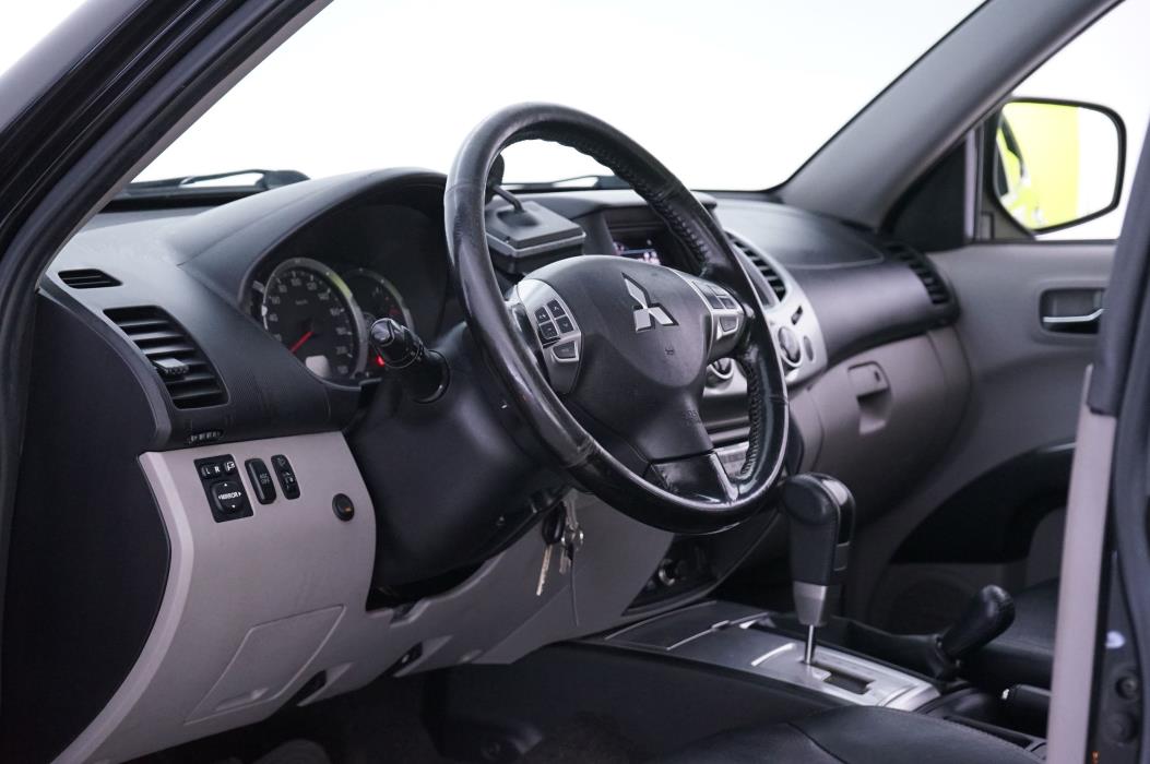 Mitsubishi L200 2011