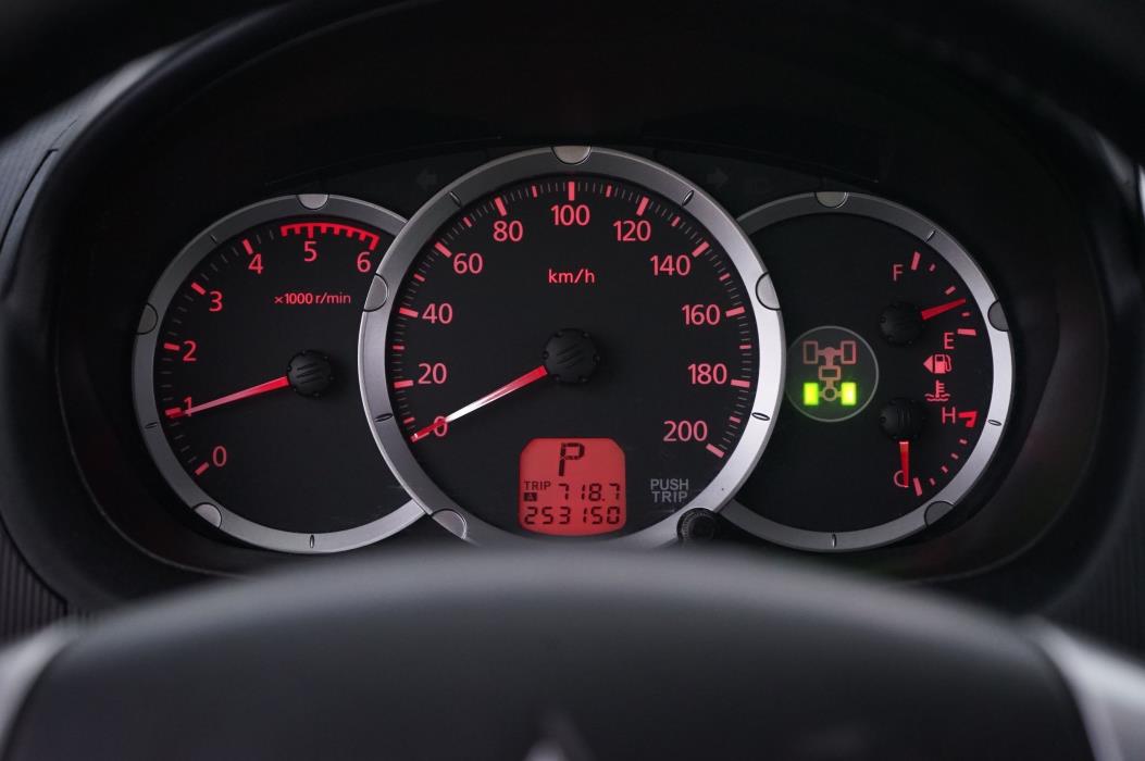 Mitsubishi L200 2011