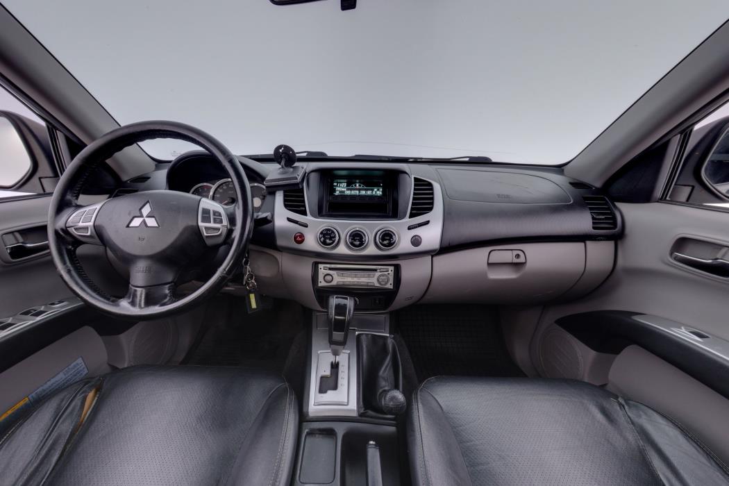 Mitsubishi L200 2011