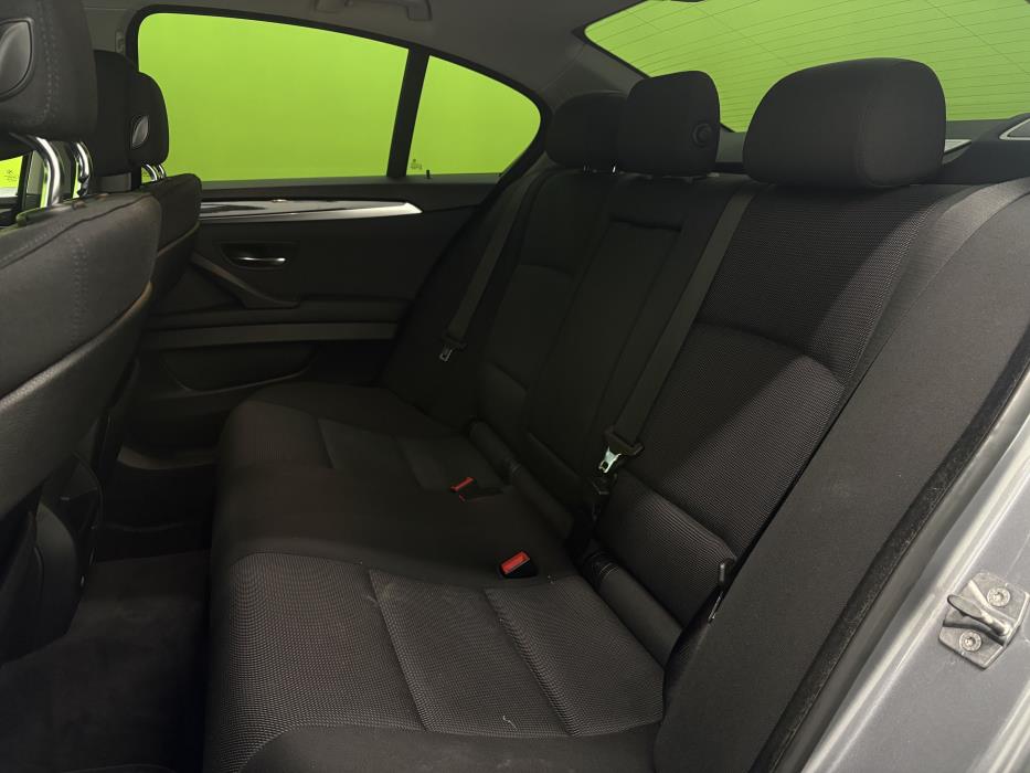 BMW 520 2010