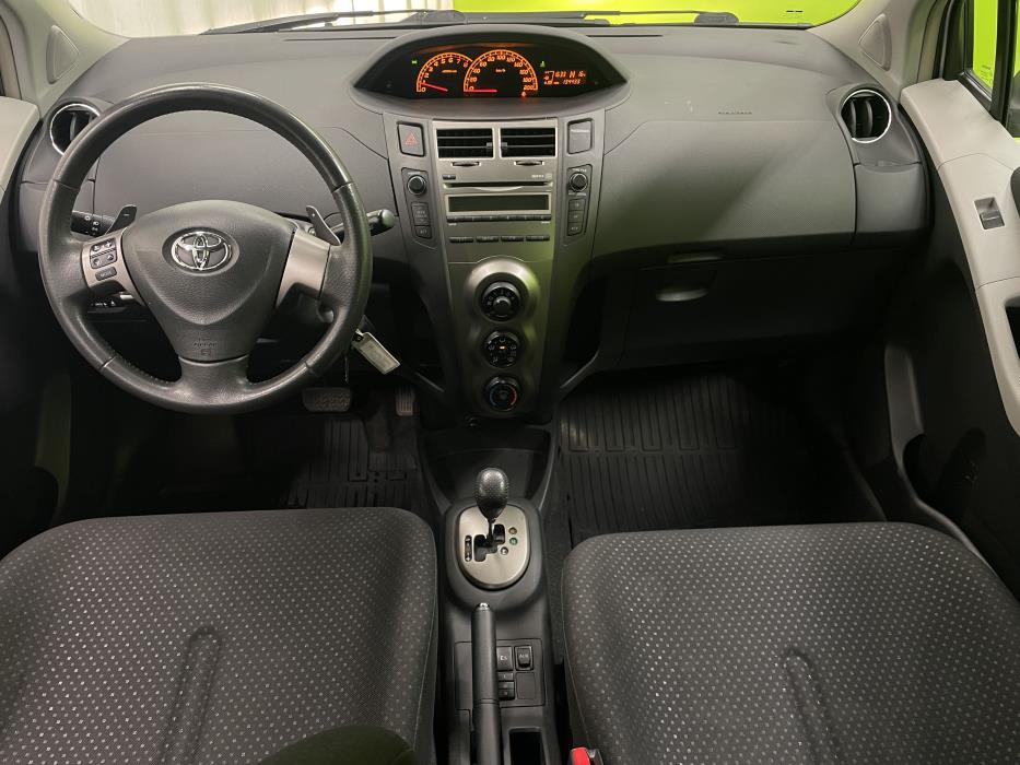 Toyota Yaris 2011